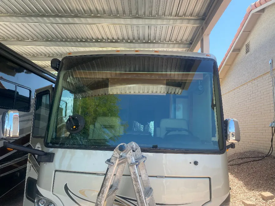 Mobile windshield installation Winnebago motorhome Phoenix AZ